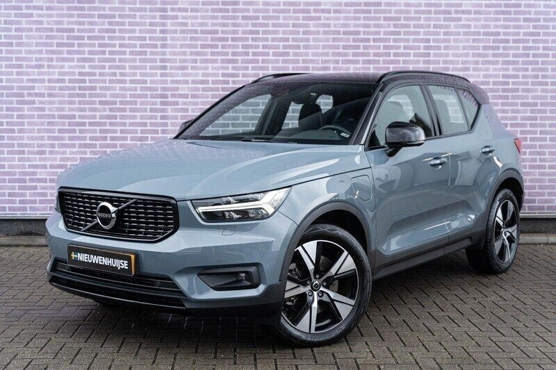 Grijs Gebruikt 2022 Volvo XC40 R-Design SUV | € 37.399 (Iets duurder) - Afbeelding 1/4