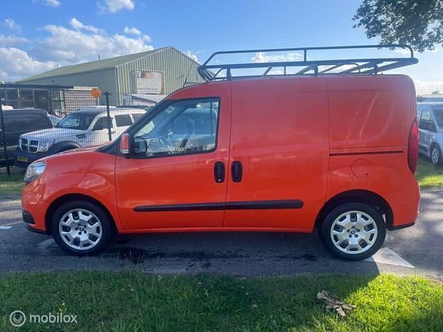 Occasion Fiat Doblò 90 PK (66 kW) 2016 Oranje MPV