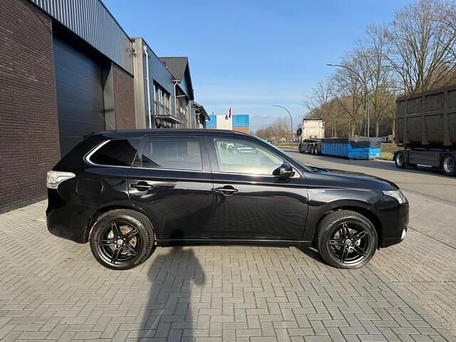 Occasion Mitsubishi Outlander Instyle 121 PK (88 kW) 2014 Zwart SUV