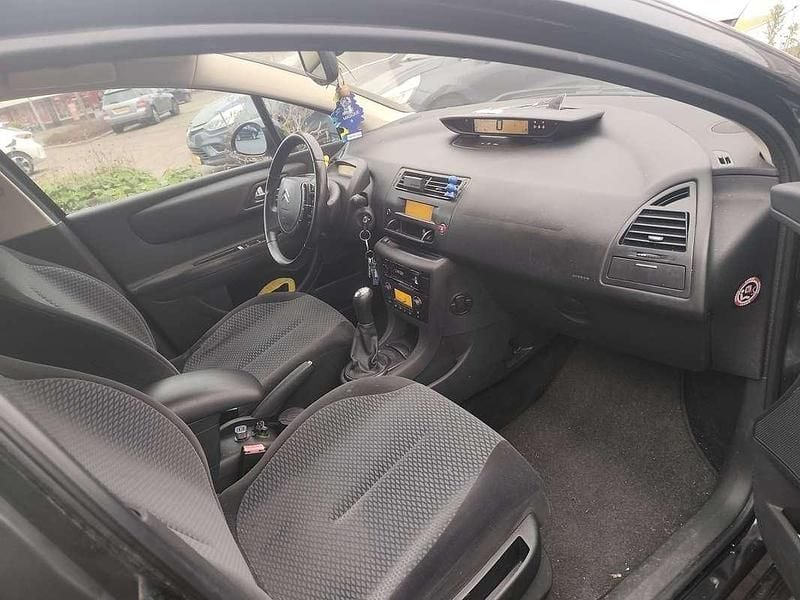 Gebruikt 2005 Citroën C4 Comfort Sedan | € 1.350 (Iets duurder) - Afbeelding 1/4