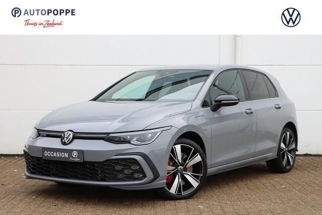 Grijs Gebruikt 2022 VW Golf VIII Style Hatchback | € 29.950 (Eerlijke prijs) - Afbeelding 1/4