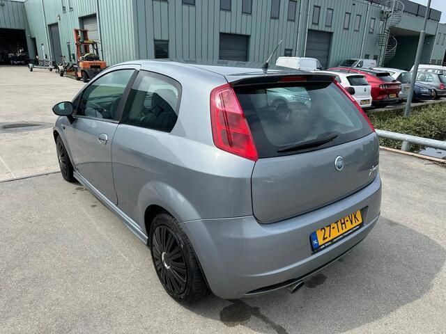 Occasion Fiat Grande Punto Sport 95 PK (69 kW) 2006 Grijs Hatchback