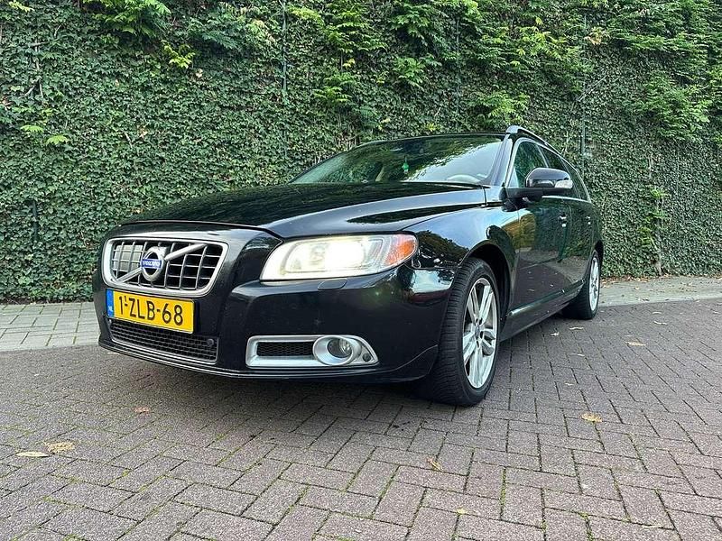 Occasion Volvo V70 Summum 163 PK (119 kW) 2010 Zwart Stationwagen