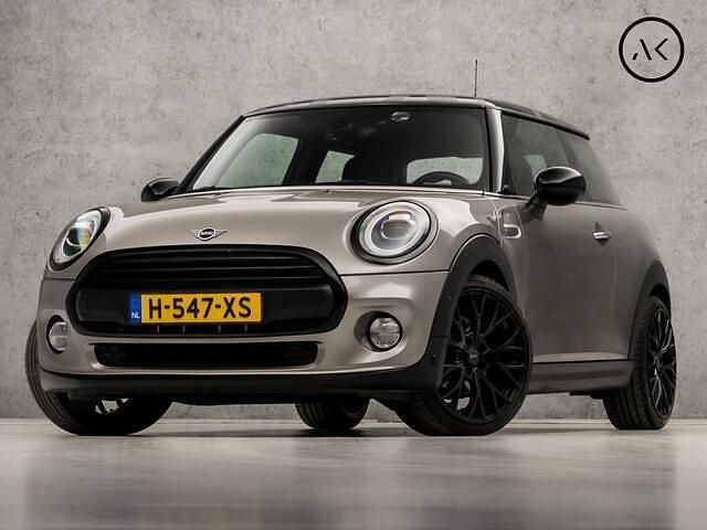 Grijs Gebruikt 2018 Mini Cooper Hatchback | € 17.945 (Eerlijke prijs) - Afbeelding 1/4