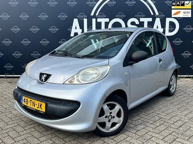 Grijs Gebruikt 2006 Peugeot 107 Hatchback | € 1.195 (Eerlijke prijs) - Afbeelding 1/4