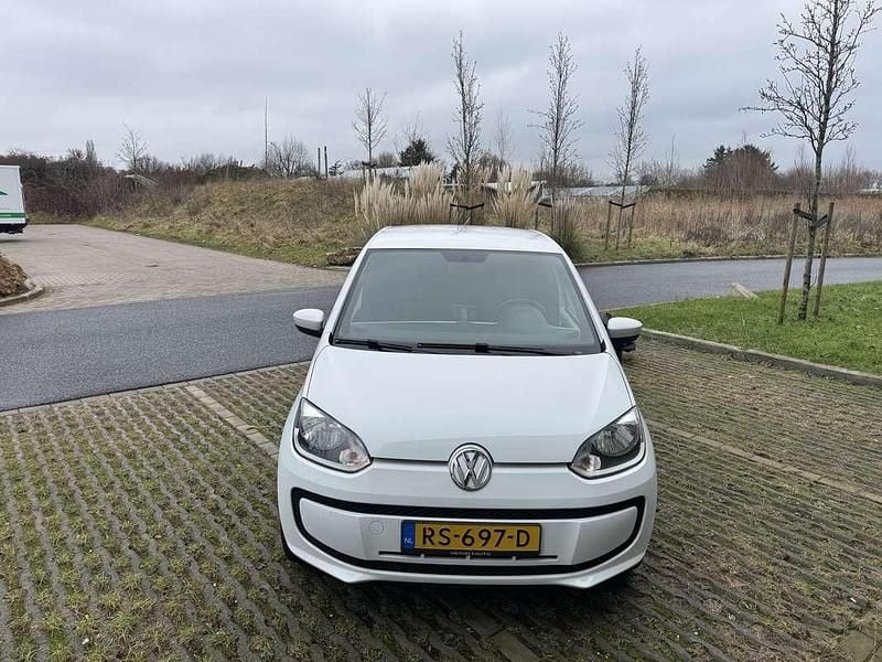Wit Occasion 2016 VW up! CLUB Hatchback | € 6.750 (Eerlijke prijs) - Afbeelding 1/4