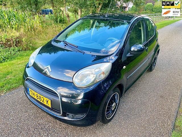 Zwart Occasion 2008 Citroën C1 Hatchback | € 2.129 (Eerlijke prijs) - Afbeelding 1/4