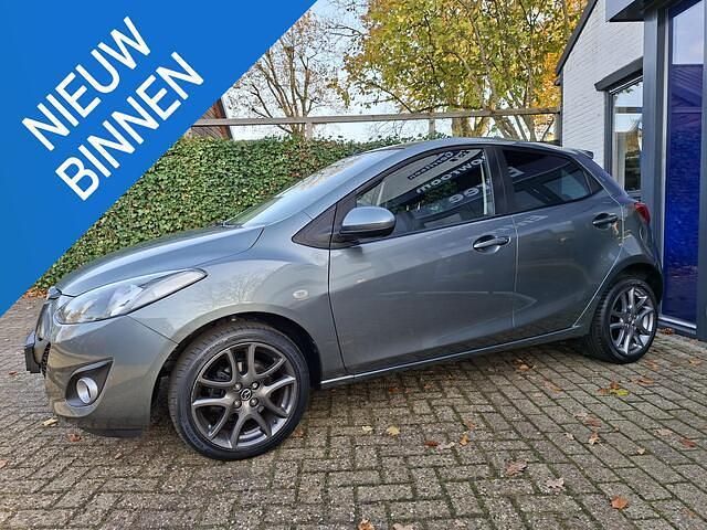 Grijs Gebruikt 2013 Mazda 2 Hatchback | € 6.350 (Eerlijke prijs) - Afbeelding 1/4
