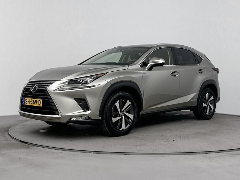 Grijs Gebruikt 2018 Lexus NX300h President Line SUV | € 39.450 (Eerlijke prijs) - Afbeelding 1/4