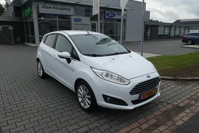 Wit Gebruikt 2017 Ford Fiesta Titanium Hatchback | € 9.395 (Super prijs) - Afbeelding 1/4