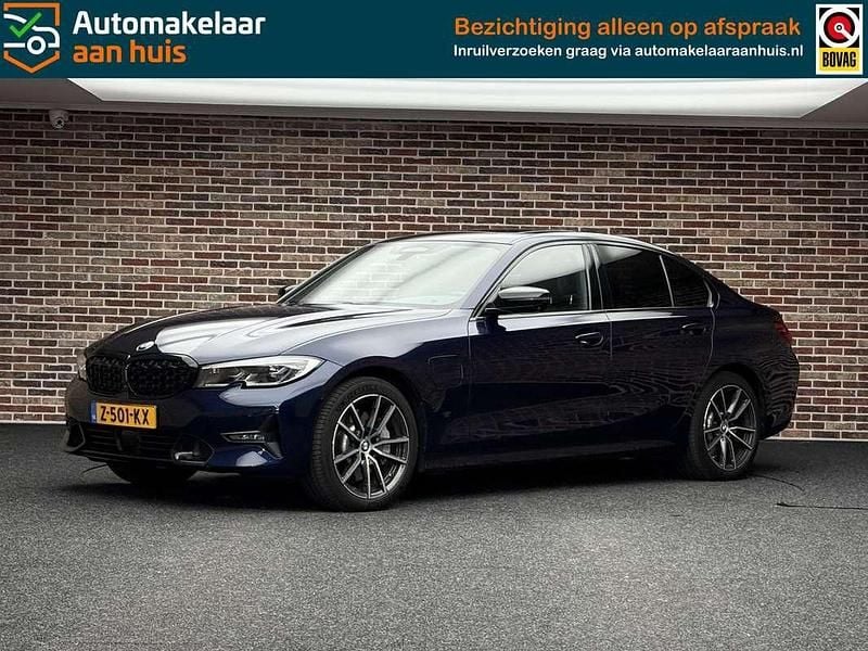 Blauw Gebruikt 2020 BMW 330e Executive Sedan | € 29.500 (Eerlijke prijs) - Afbeelding 1/4