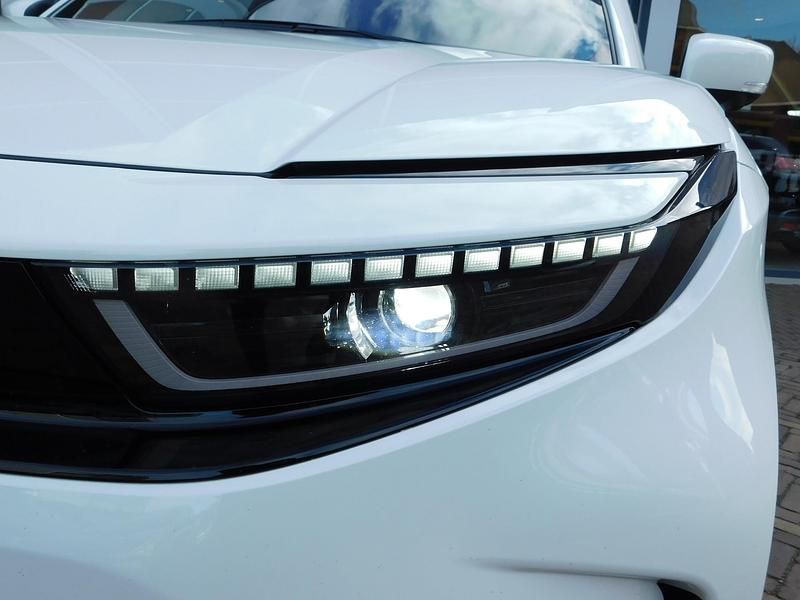 Nieuw Toyota Urban Cruiser Executive 127 kW (174 PK) 2026 Wit SUV