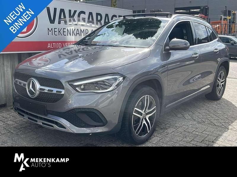 Grijs Gebruikt 2020 Mercedes GLA250 Progressive SUV | € 34.950 (Goede deal) - Afbeelding 1/4