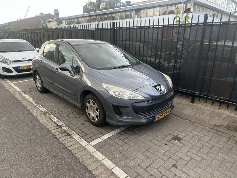 Grijs Gebruikt 2010 Peugeot 308 MPV | € 1.100 (Goede deal) - Afbeelding 1/4