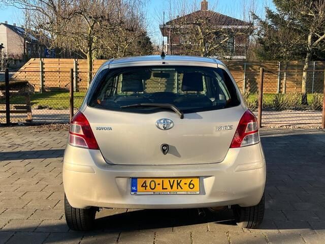 Occasion Toyota Yaris 101 PK (74 kW) 2010 Beige Hatchback