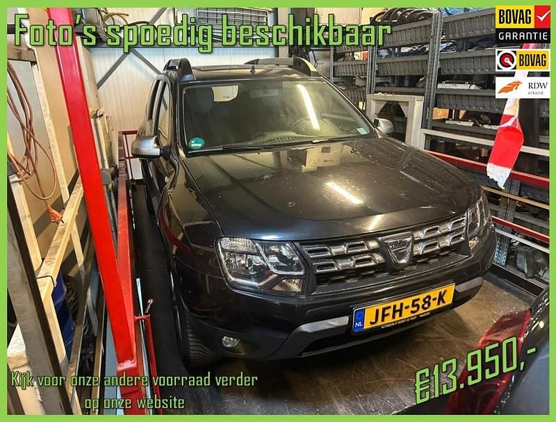 Zwart Occasion 2017 Dacia Duster Lauréate SUV | € 13.950 (Iets duurder) - Afbeelding 1/4