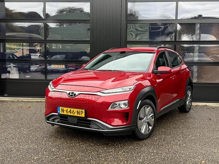 Rood Gebruikt 2022 Hyundai Kona Comfort SUV | € 15.999 (Super prijs) - Afbeelding 1/4