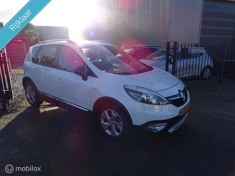 Wit Gebruikt 2014 Renault Scénic III Bose Edition MPV | € 7.650 (Iets duurder) - Afbeelding 1/4
