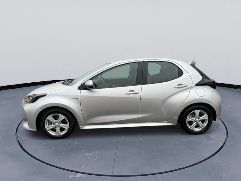 Occasion Toyota Yaris Comfort 116 PK (85 kW) 2021 Zilver Hatchback