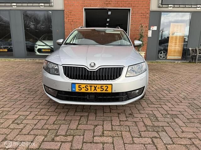 Occasion Skoda Octavia Business Line 140 PK (102 kW) 2014 Grijs Hatchback