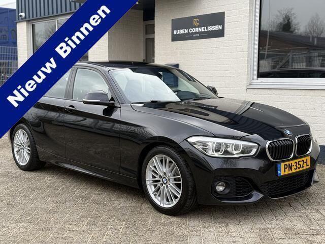Zwart, metallic lak Gebruikt 2017 BMW 118 Executive Hatchback | € 13.945 (Eerlijke prijs) - Afbeelding 1/4