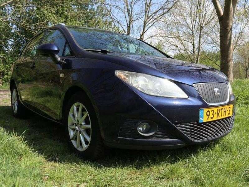 Blauw Gebruikt 2011 Seat Ibiza ST Style Stationwagen | € 4.500 (Iets duurder) - Afbeelding 1/4