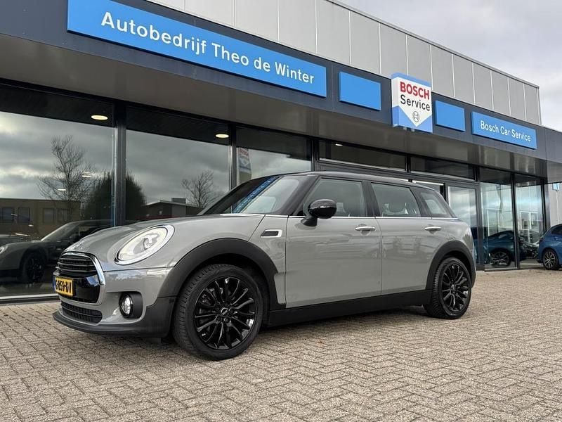 Grijs Gebruikt 2019 Mini Cooper Clubman Business Stationwagen | € 17.495 (Eerlijke prijs) - Afbeelding 1/4