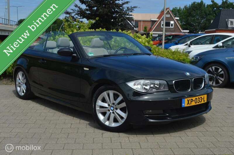 Zwart, metallic lak Gebruikt 2009 BMW 118 Cabriolet Executive Cabriolet | € 7.950 (Goede deal) - Afbeelding 1/4