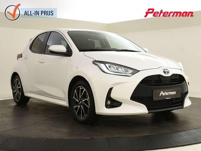 Wit Gebruikt 2022 Toyota Yaris Hybrid Hatchback | € 20.499 (Eerlijke prijs) - Afbeelding 1/4