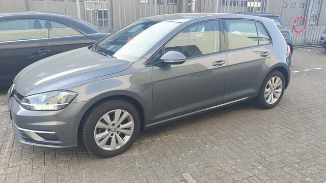 Grijs Occasion 2018 VW Golf VII Comfortline Hatchback | € 11.940 (Eerlijke prijs) - Afbeelding 1/4