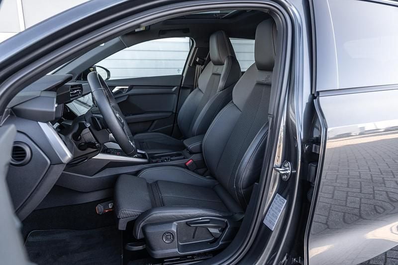 Occasion Audi A3 Sportback e-tron Competition 2026 Grijs Hatchback