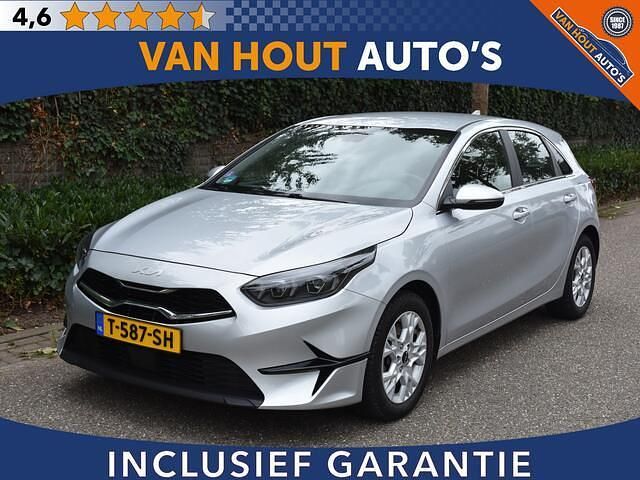 Grijs Gebruikt 2023 Kia Ceed Hatchback | € 17.750 (Goede deal) - Afbeelding 1/4