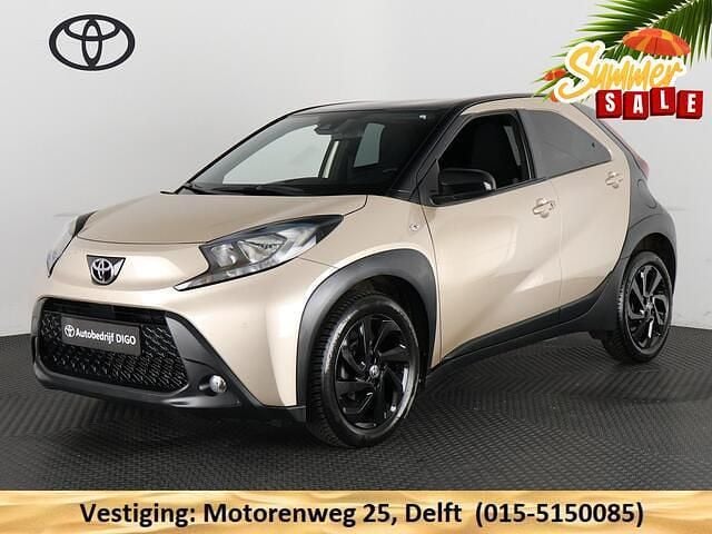 Beige Gebruikt 2022 Toyota Aygo Limited Hatchback | € 19.450 (Eerlijke prijs) - Afbeelding 1/4