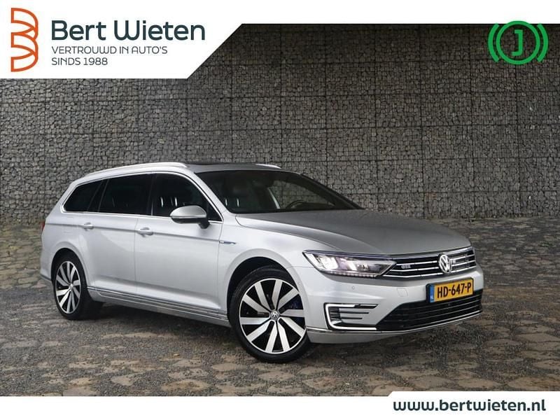 Grijs Gebruikt 2015 VW Passat Highline Stationwagen | € 17.495 (Eerlijke prijs) - Afbeelding 1/3