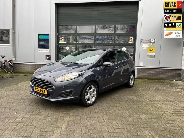 Grijs Gebruikt 2014 Ford Fiesta Titanium Hatchback | € 9.950 (Eerlijke prijs) - Afbeelding 1/4