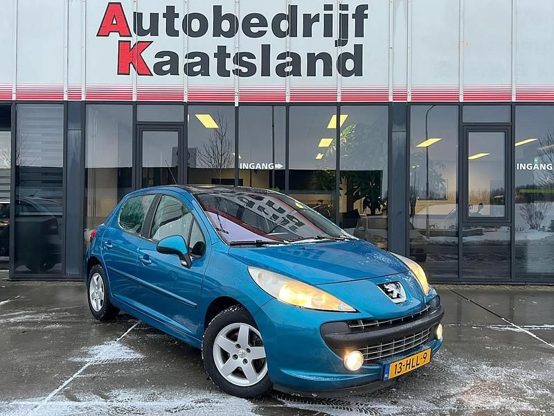 Blauw (metallic) Occasion 2009 Peugeot 207 Hatchback | € 1.998 (Eerlijke prijs) - Afbeelding 1/4