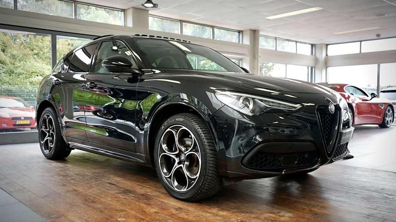 Zwart Gebruikt 2020 Alfa Romeo Stelvio Veloce SUV | € 45.950 (Duur) - Afbeelding 1/4