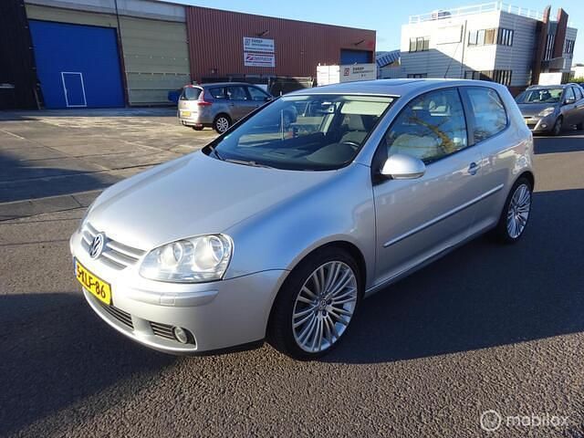Grijs Occasion 2007 VW Golf V Comfortline Hatchback | € 2.250 (Iets duurder) - Afbeelding 1/4
