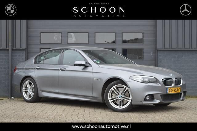 Grijs, metallic lak Gebruikt 2015 BMW 528 Executive Sedan | € 19.950 (Eerlijke prijs) - Afbeelding 1/3