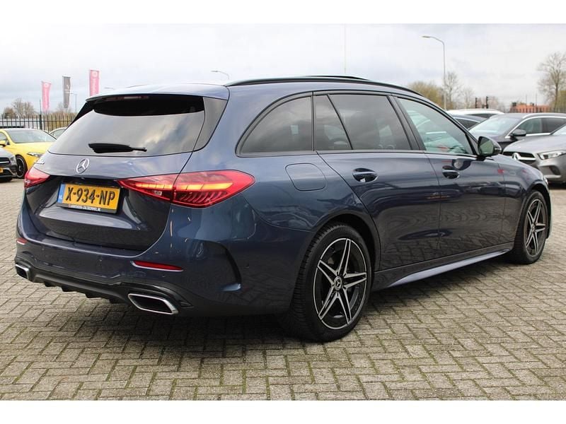 Occasion Mercedes C300 AMG line 313 PK (230 kW) 2024 Blauw Stationwagen