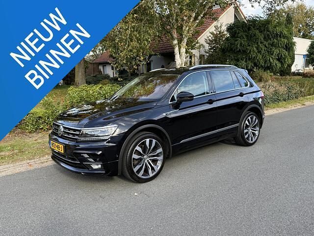 Zwart Occasion 2018 VW Tiguan R SUV | € 29.500 (Super prijs) - Afbeelding 1/4