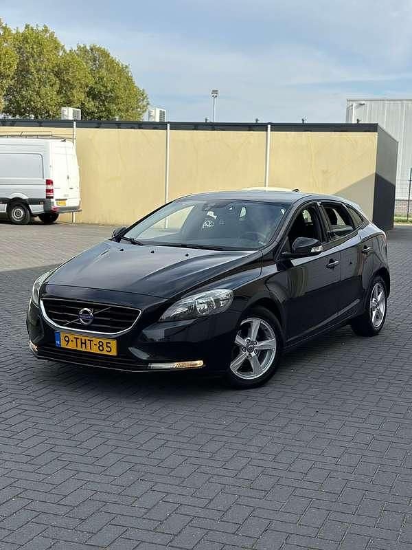 Occasion Volvo V40 Momentum 114 PK (83 kW) 2013 Zwart Stationwagen