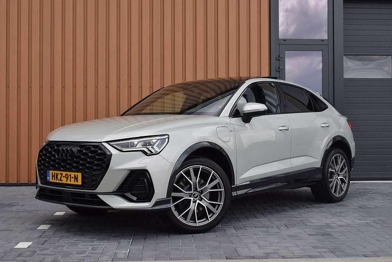 Grijs Gebruikt 2021 Audi Q3 Sportback S-Line SUV | € 43.950 (Eerlijke prijs) - Afbeelding 1/4