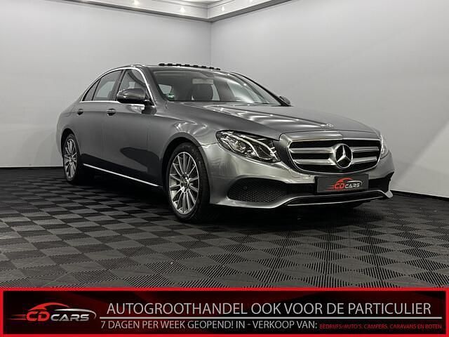 Grijs Gebruikt 2018 Mercedes E220 Business Sedan | € 17.950 (Super prijs) - Afbeelding 1/4