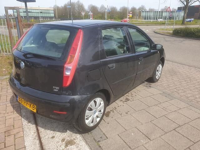 Occasion Fiat Punto Young 95 PK (69 kW) 2004 Zwart Hatchback