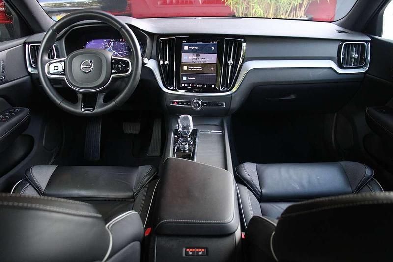 Occasion Volvo V60 CC Plus 250 PK (183 kW) 2023 Grijs Stationwagen