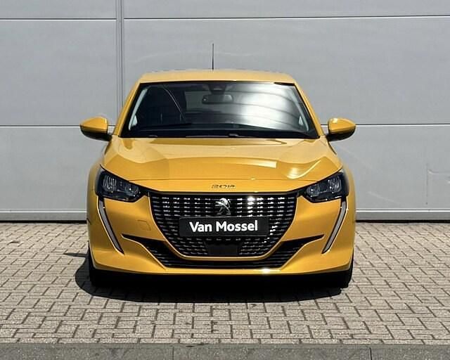 Occasion Peugeot 208 Allure 101 PK (74 kW) 2021 Geel Hatchback