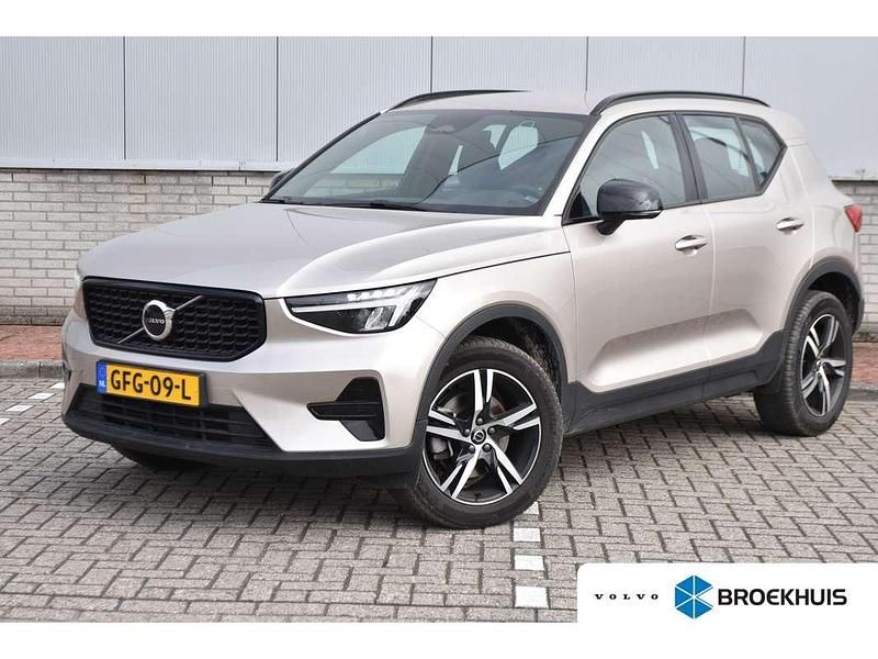 Grijs Gebruikt 2024 Volvo XC40 Plus SUV | € 37.900 (Goede deal) - Afbeelding 1/4