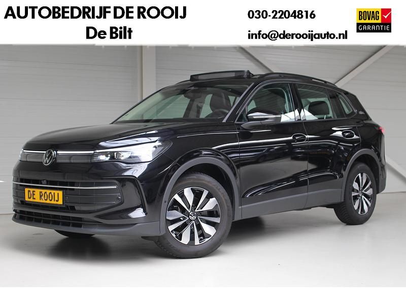 Zwart Gebruikt 2024 VW Tiguan Edition SUV | € 43.950 (Goede deal) - Afbeelding 1/4