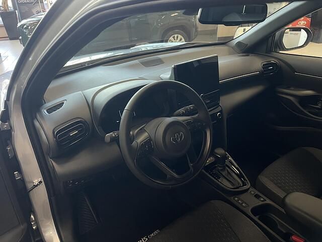 Nieuw Toyota Yaris Cross Comfort 131 PK (96 kW) 2025 Grijs SUV